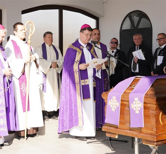 U Kamenici sahranjen preč. Andrija Martinuš